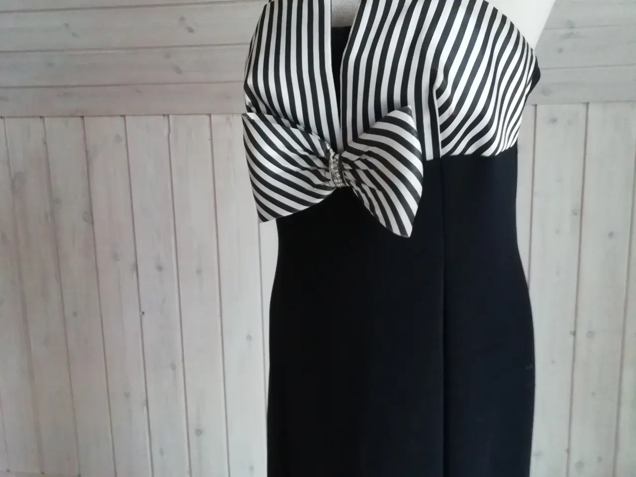 Billede 1 - Flot elegant Gallakjole