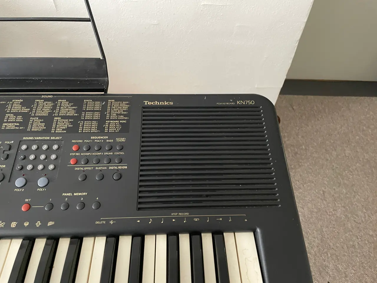 Billede 3 - Technics KN750 keyboard med stativ, bænk og hørete