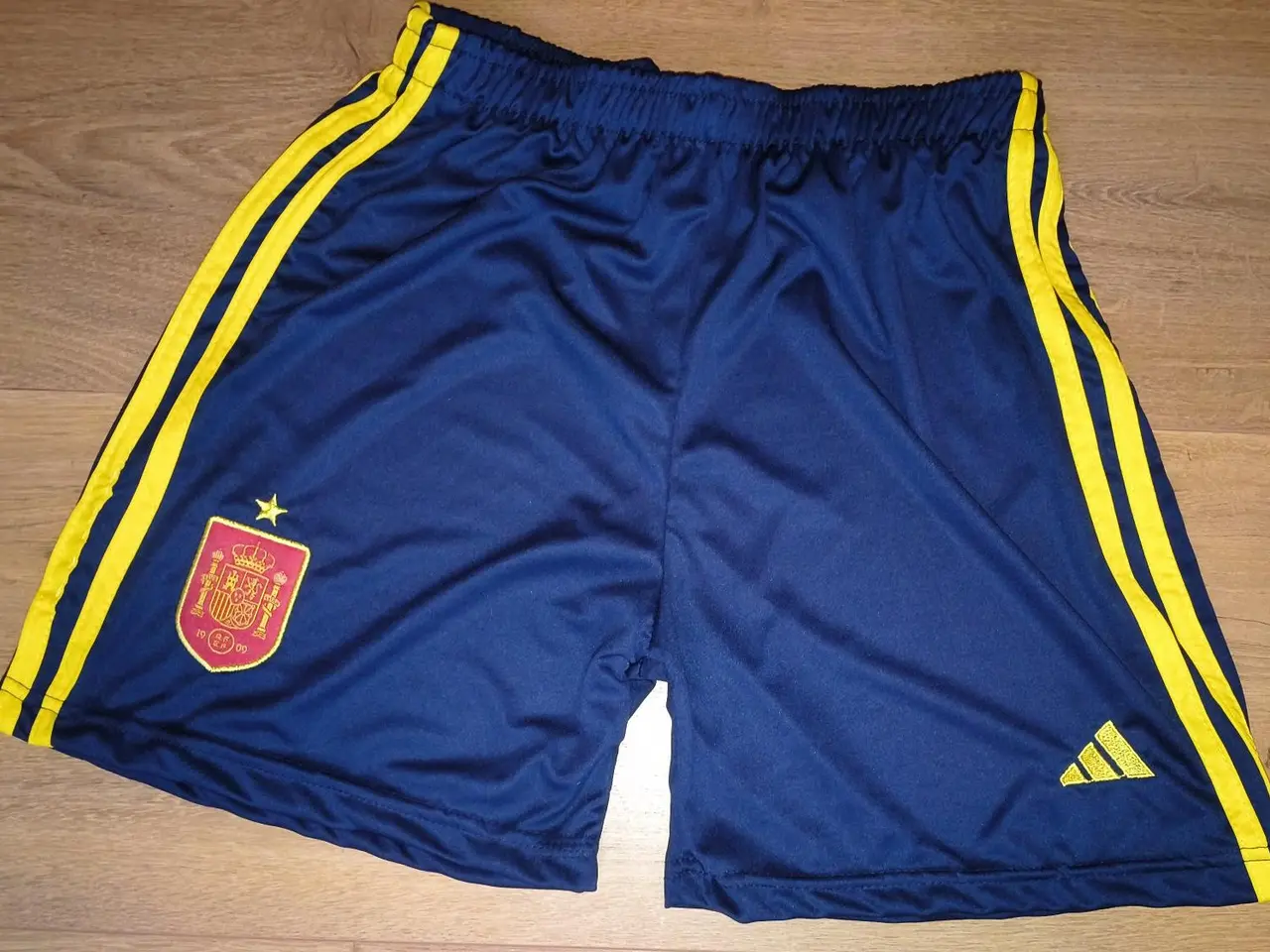 Billede 1 - SPANIEN SHORTS, ADIDAS, STR. 15-16 ÅR I FLOT STAND