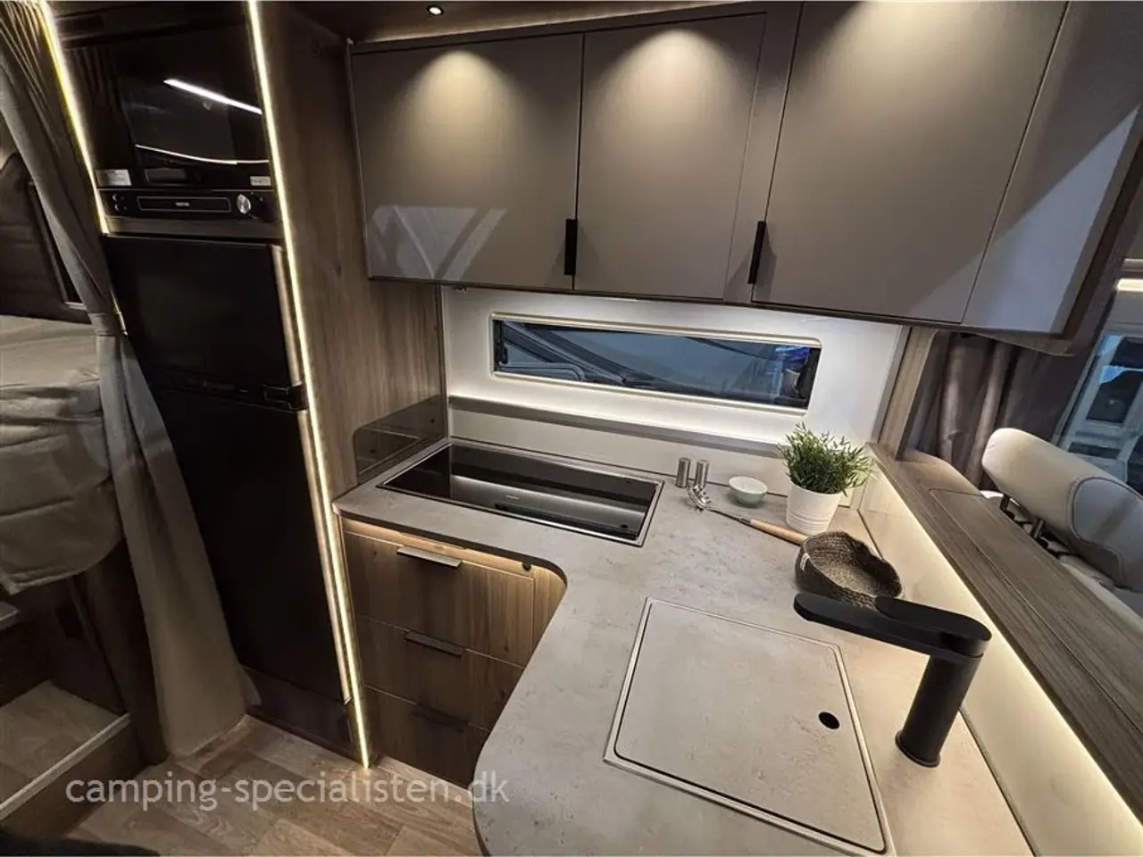 Billede 11 - 2026 - Kabe Travel Master Crown I 780 LGB   Kabe Crown i 780 LGB 2026 - Kan nu  ses  hos Camping-Specialisten.dk