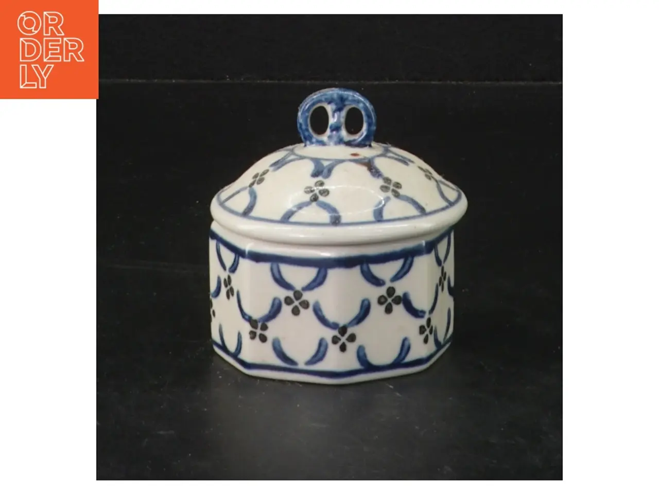 Billede 2 - Porcelænsbeholder med låg (str. Ø 7 cm)