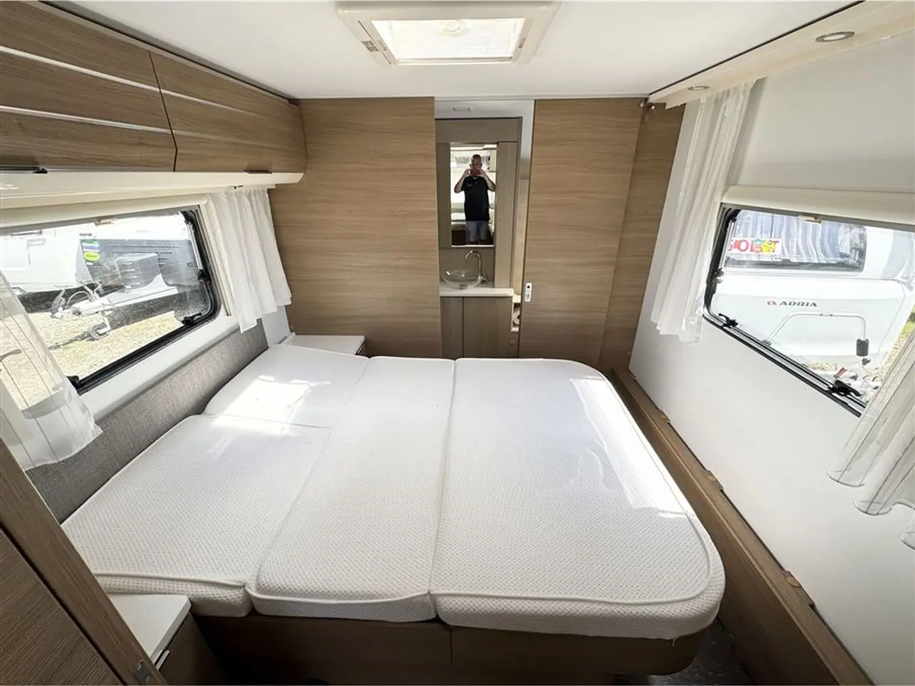 Billede 12 - 2020 - Adria Adora 613 UT Queensbed-Endebad-Gulvtemp.-Mover