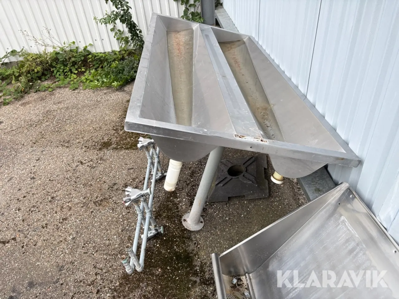 Billede 8 - Rustfri vaskerender med armaturer og pissoir, 3 dele