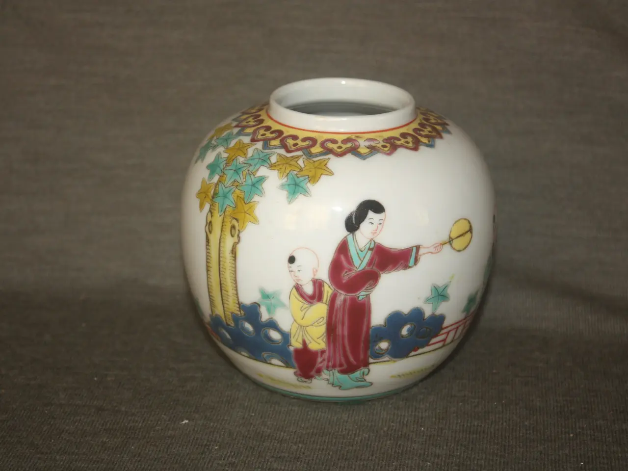 Billede 1 - Kinesisk vase højde 10 cm