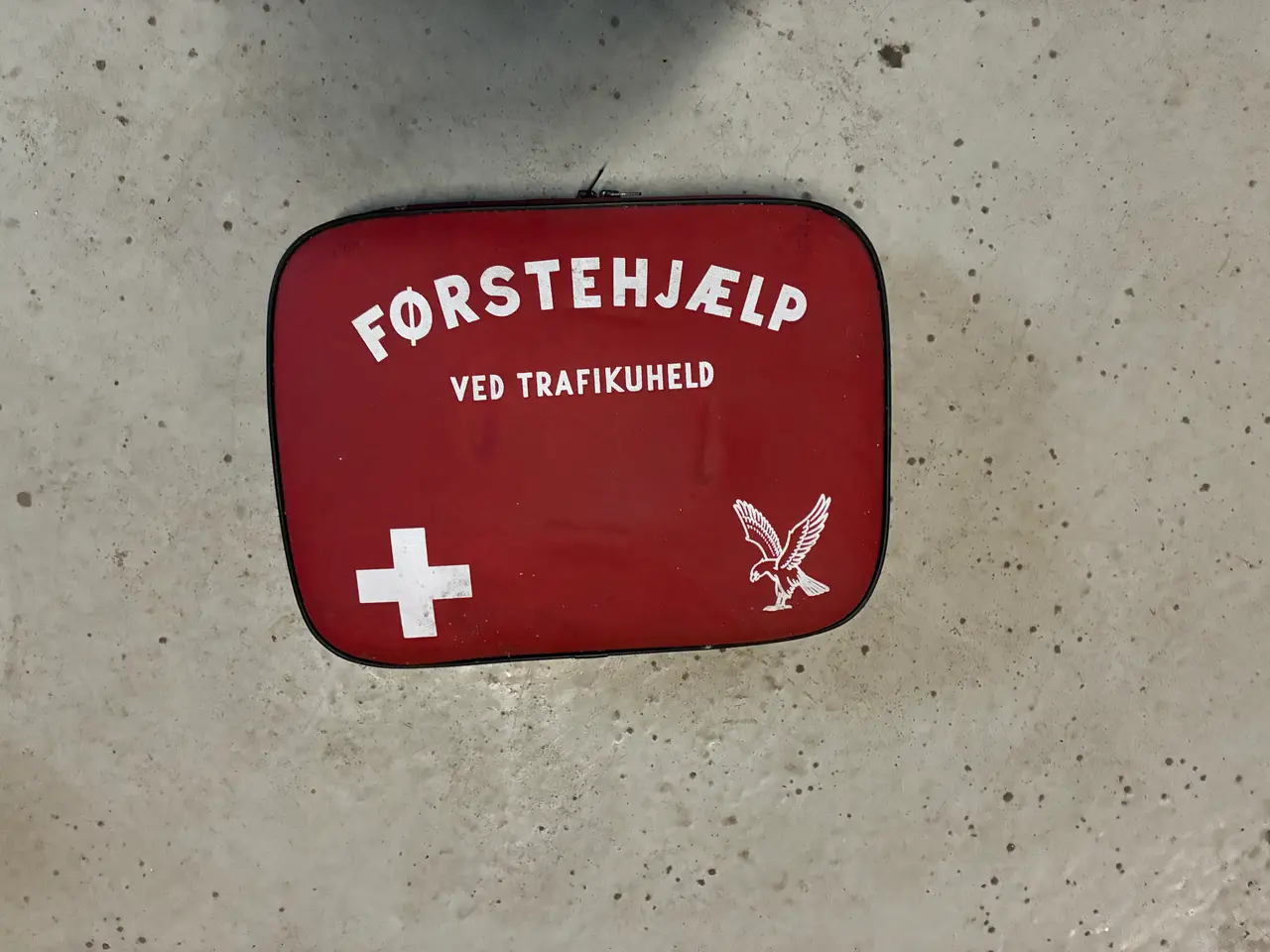 Billede 1 - Antik førstehjælpstaske
