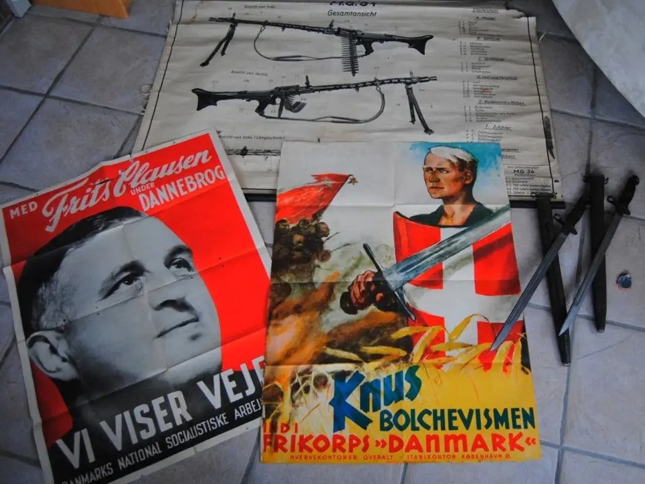 Billede 1 - Købes/Vurderes: Flag/Plakater fra ww1+2 Militaria