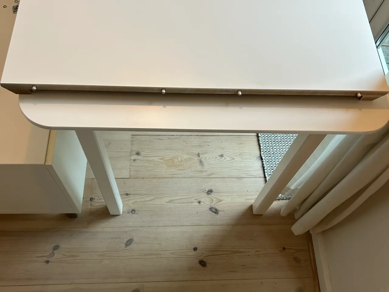 Billede 3 - Spisebord i træ med udtræksplade