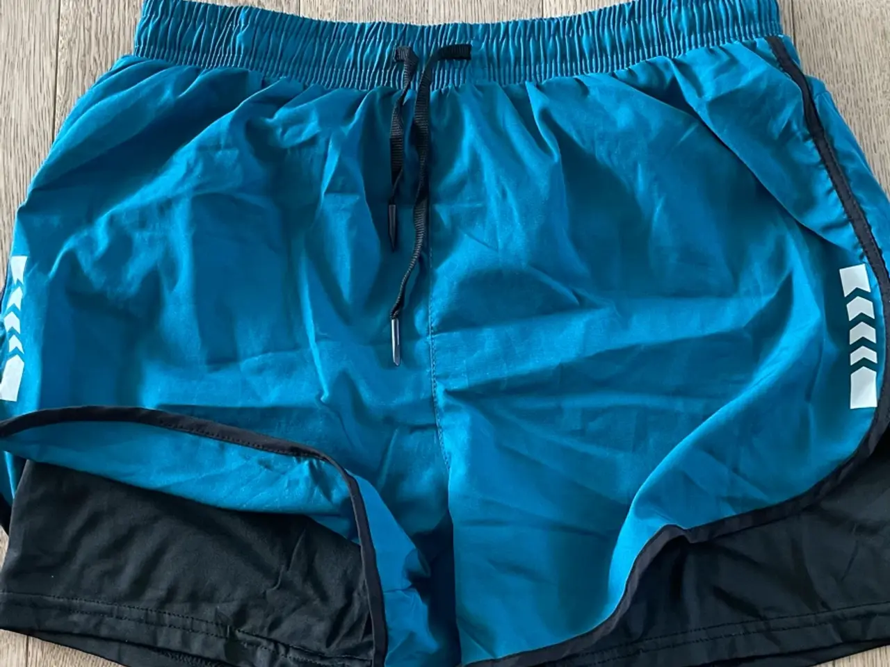 Billede 1 - 2-i-1 løbeshorts / træningsshorts, str. L