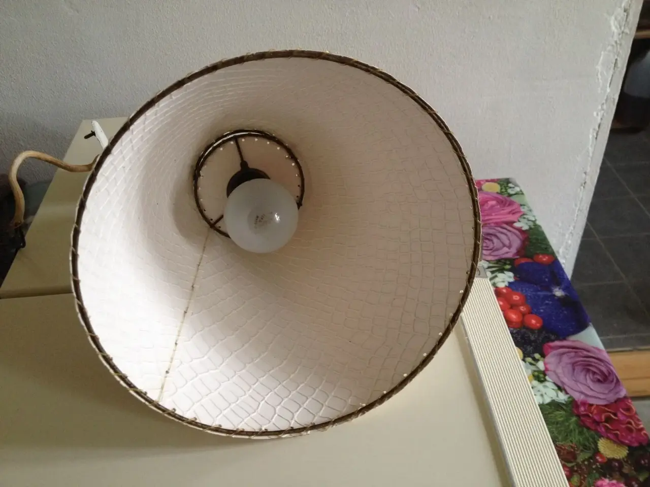 Billede 2 - Loftlampe med speciel skærm