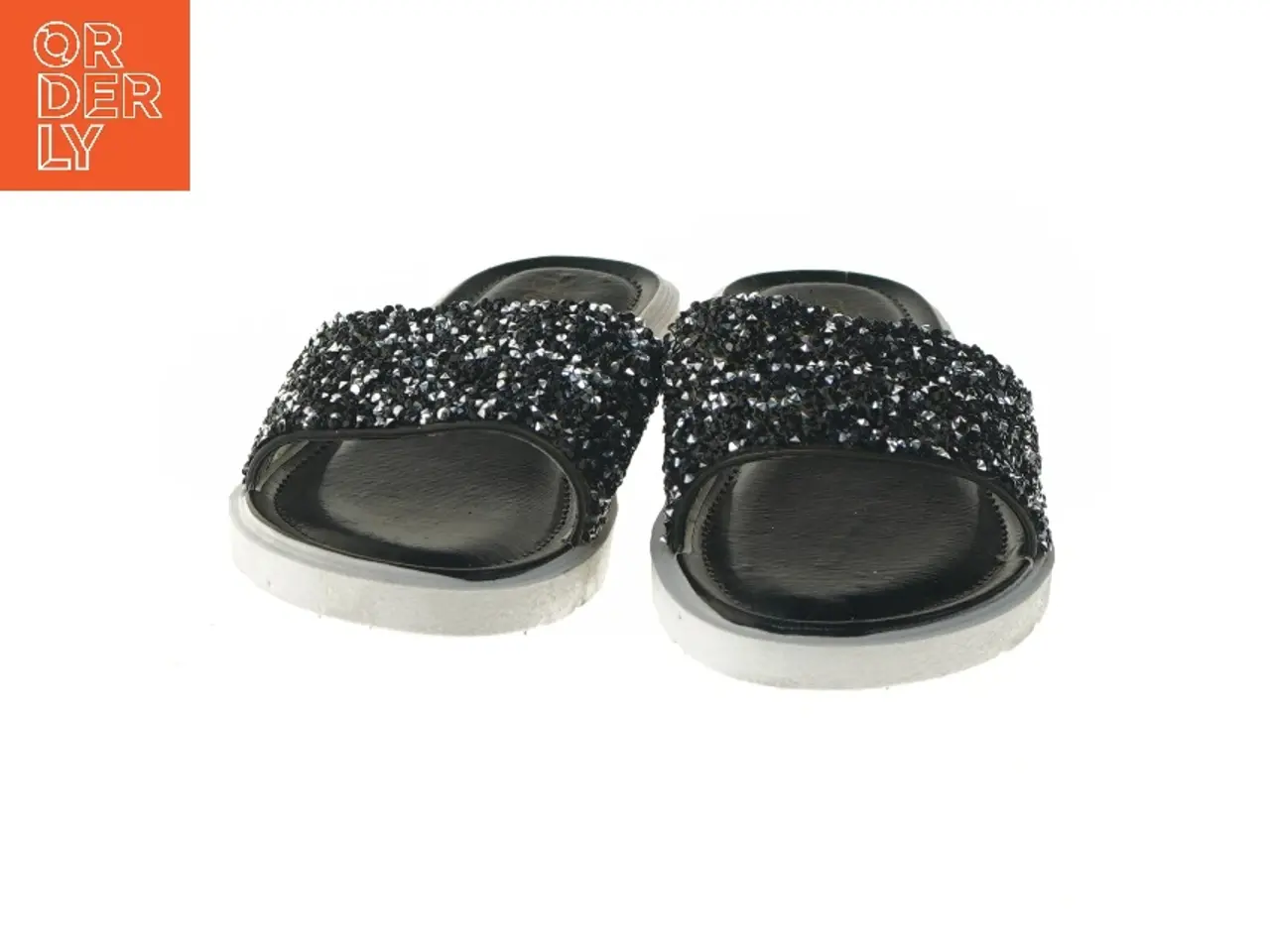 Billede 4 - Sorte slip-on sandaler med similisten fra Fashion (str. fod 25,5 cm)