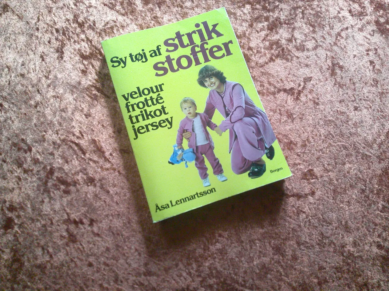 Billede 1 - Sy tøj af strikstoffer, Åsa Lennartsson