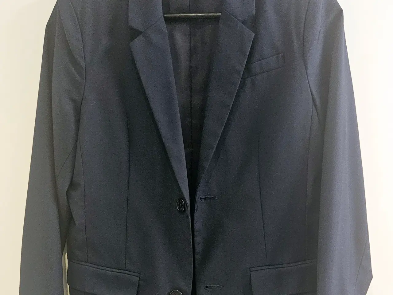 Billede 1 - Mørkeblå blazer til dreng 14 år