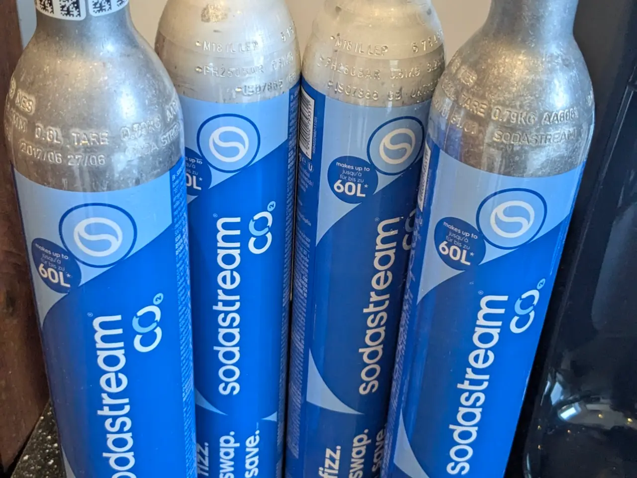Billede 5 - SodaStream med 4 CO₂-cylindre og 5 flasker