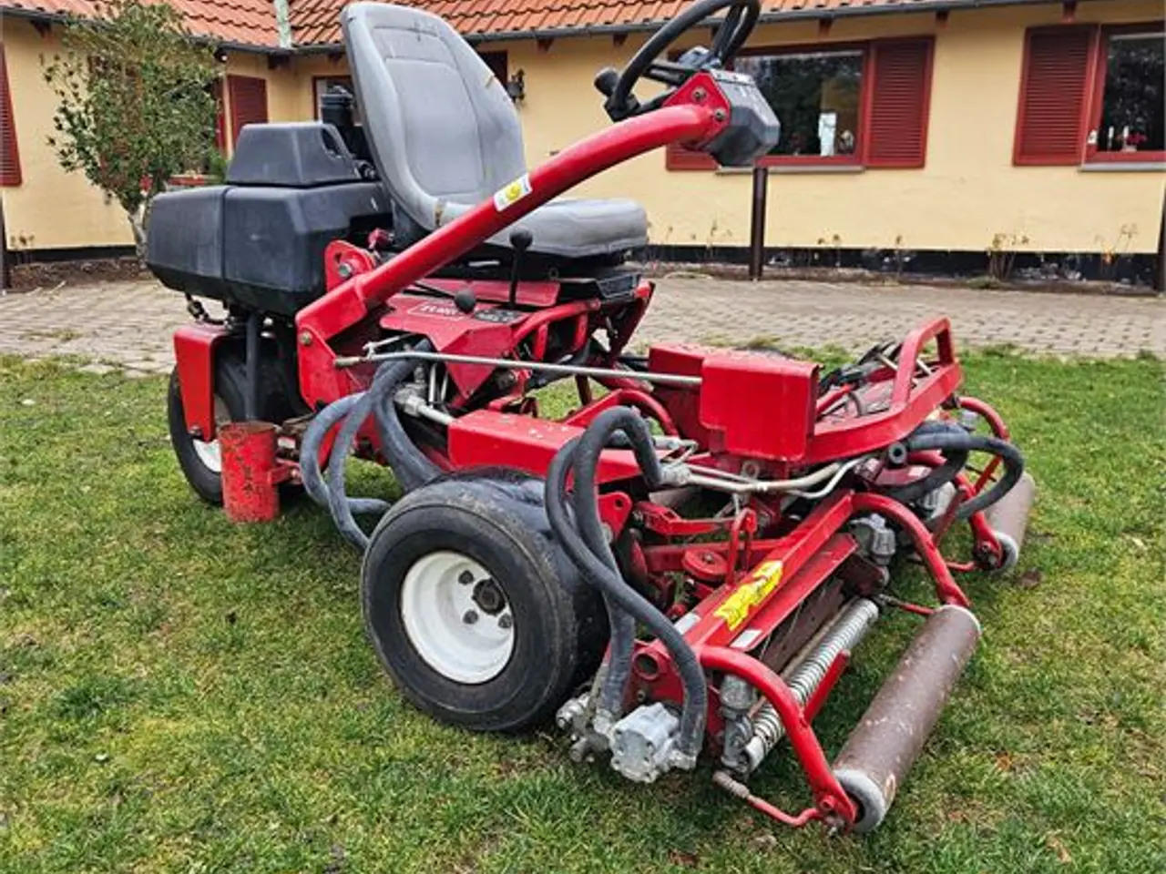 Billede 9 - Toro Greensmaster 3100 - Cylinder lawn mower - With 3 verticutter heads