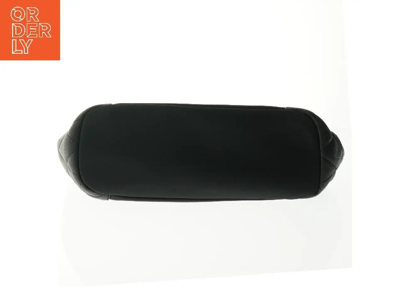 Billede 3 - Sort skuldertaske fra Charles & Keith (str. 41x36 cm)