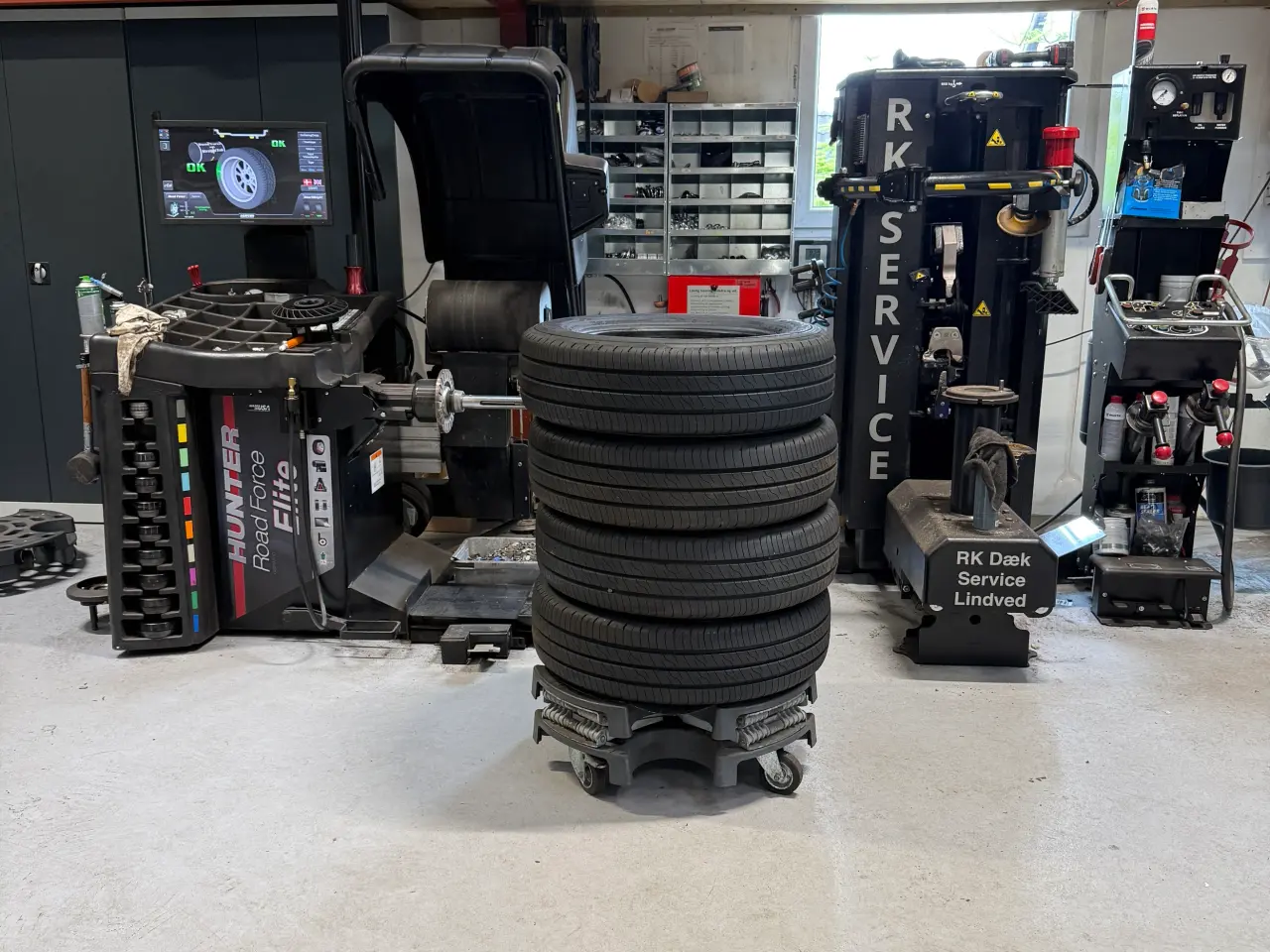 Billede 1 - Goodyear varevognsdæk 205/75 16c 113/111T