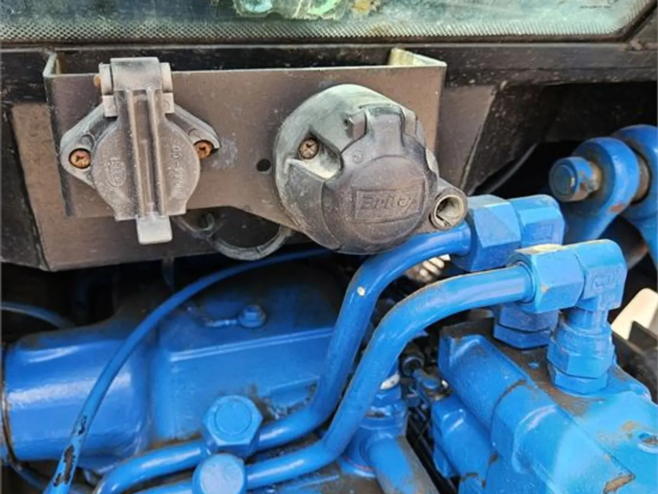 Billede 40 - Ford 6640 Powerstar SLE - 4 ton / 4WD / 16x16 electro shift