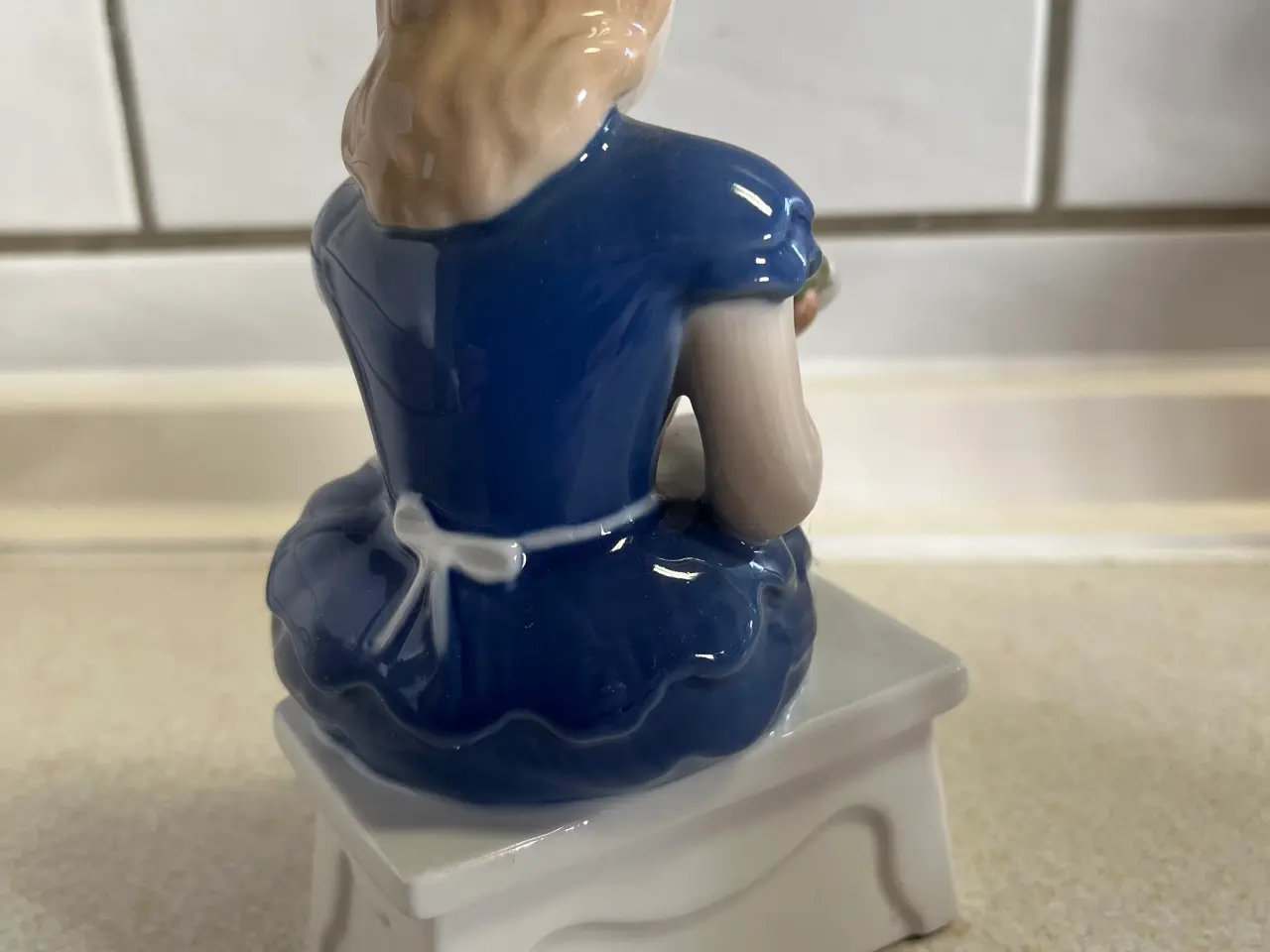 Billede 2 - Kongelig figur Ida med blomsterne