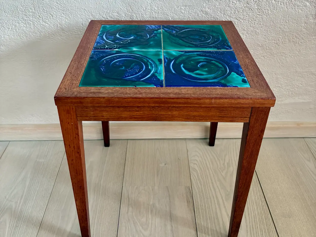 Billede 1 - Vintage teak bord med org. Kakler