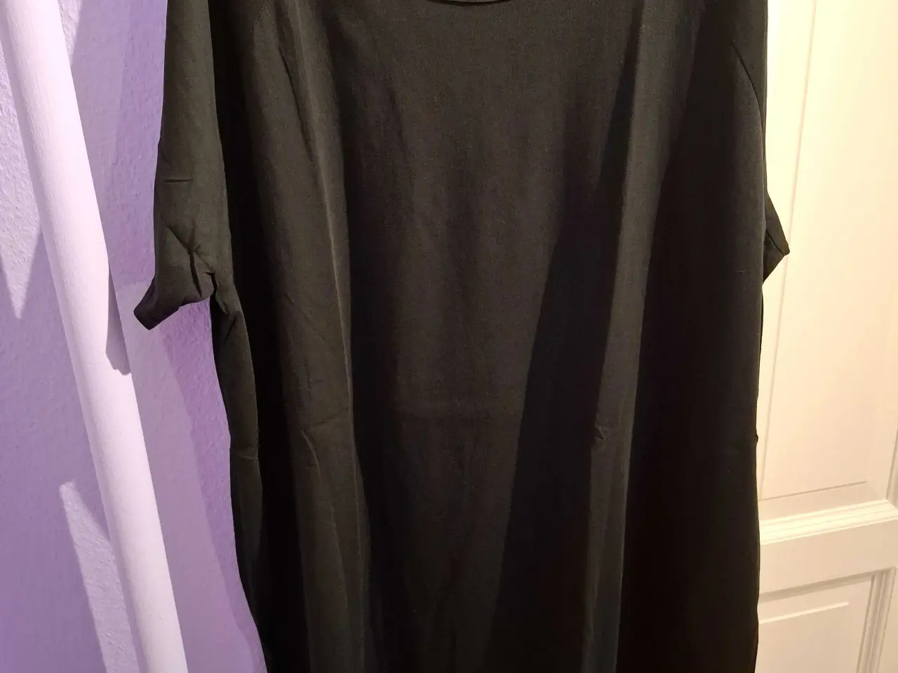 Billede 1 - Lækker t-shirt i Bomuld