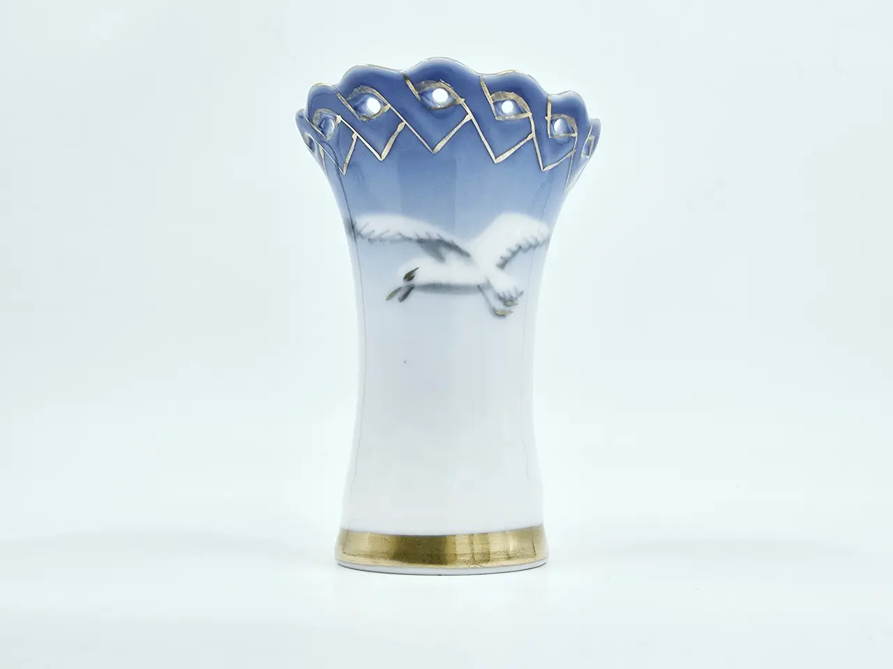 Billede 1 - Mågestel Violvase Med Blondekant nr. 171 Med Guldkant 2 sortering