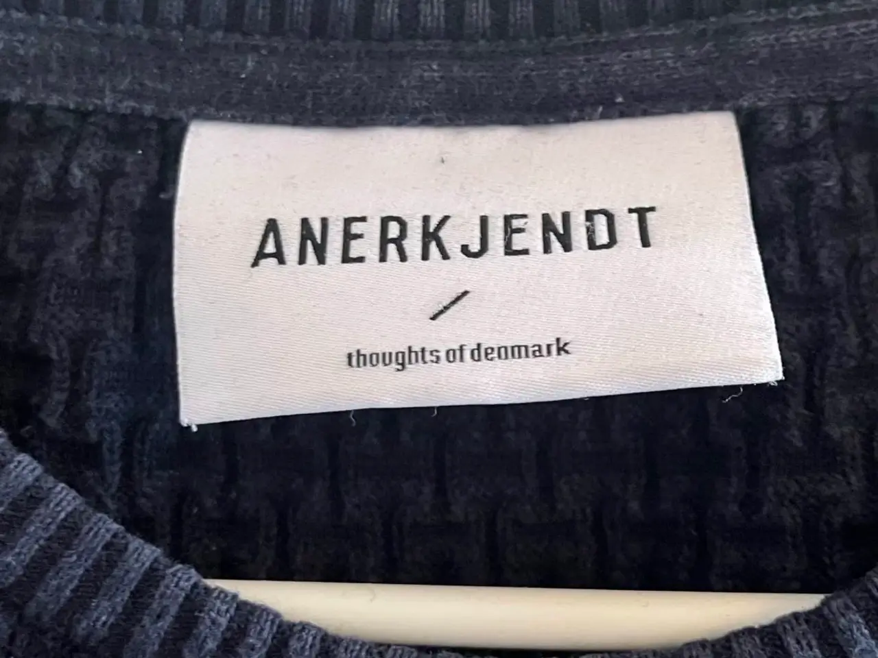 Billede 3 - Mørkeblå sweater fra Anerkjendt