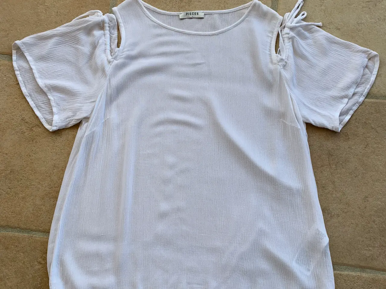 Billede 1 - Pieces bluse str.L i hvid 