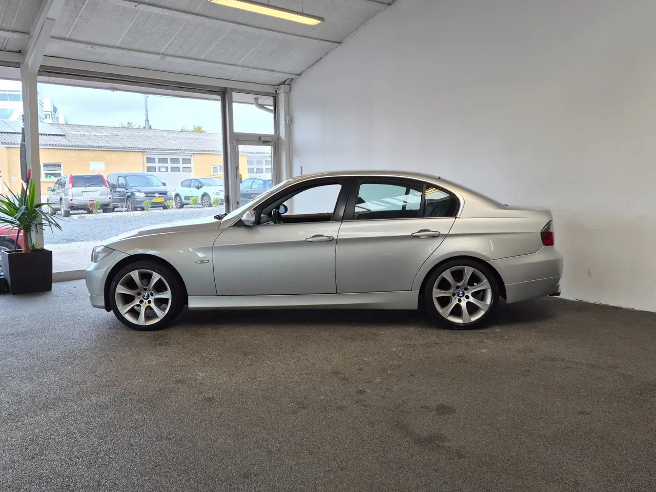 Billede 4 - BMW 320i 2,0 
