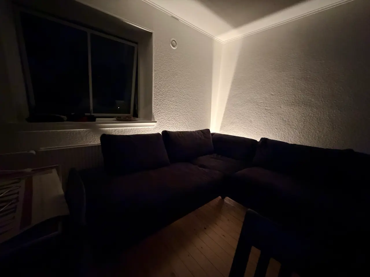 Billede 2 - Mørk velour sofa