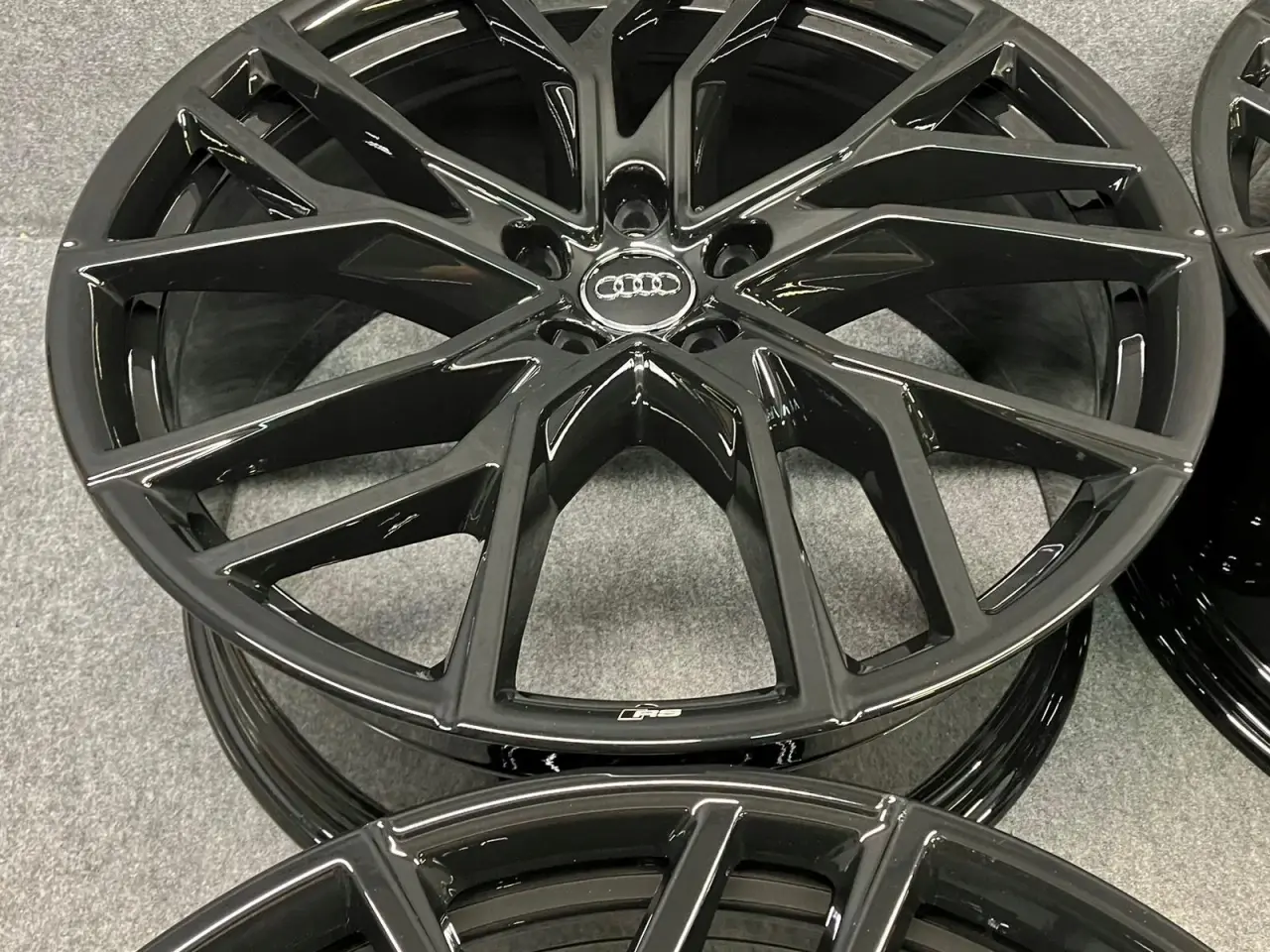 Billede 2 - ALUFÆLGE AUDI Q4 89A RS E TRON 21"