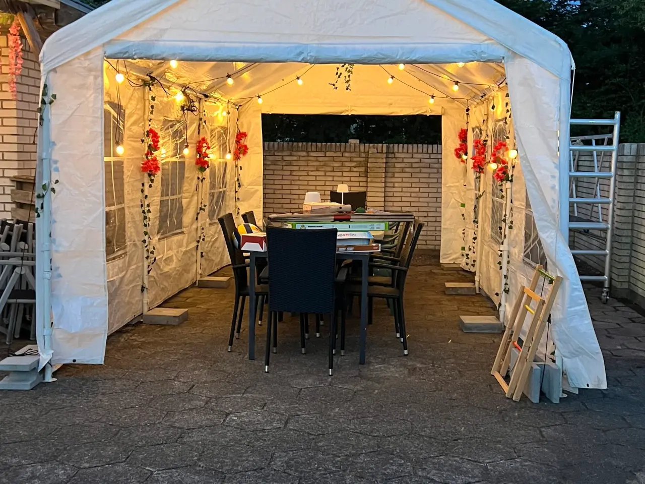 Billede 1 - UDLEJES Festtelt 6x3m