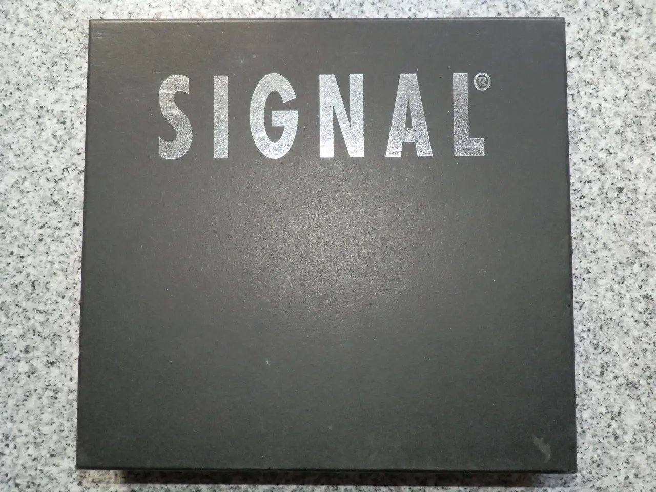 Billede 3 - Nyt halstørklæde fra SIGNAL i grå/sort