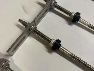 200 mm stokskruer til solcelle skinner