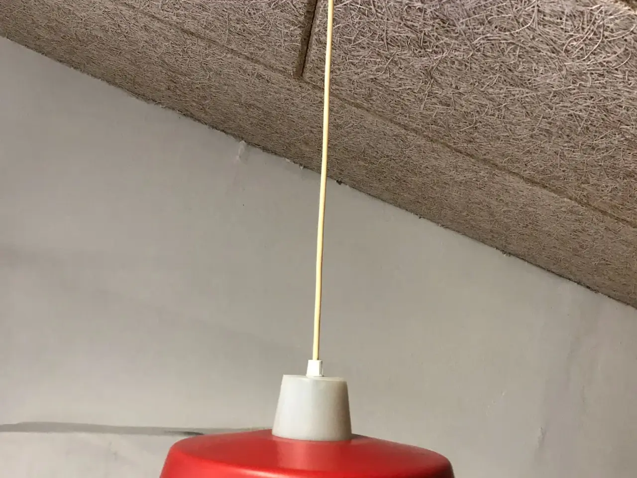 Billede 4 - Reto lampe med rød og hvid skærm