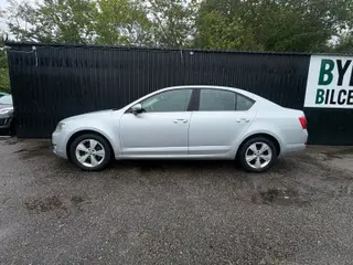 Skoda Octavia 1,6 TDi 105 Elegance DSG