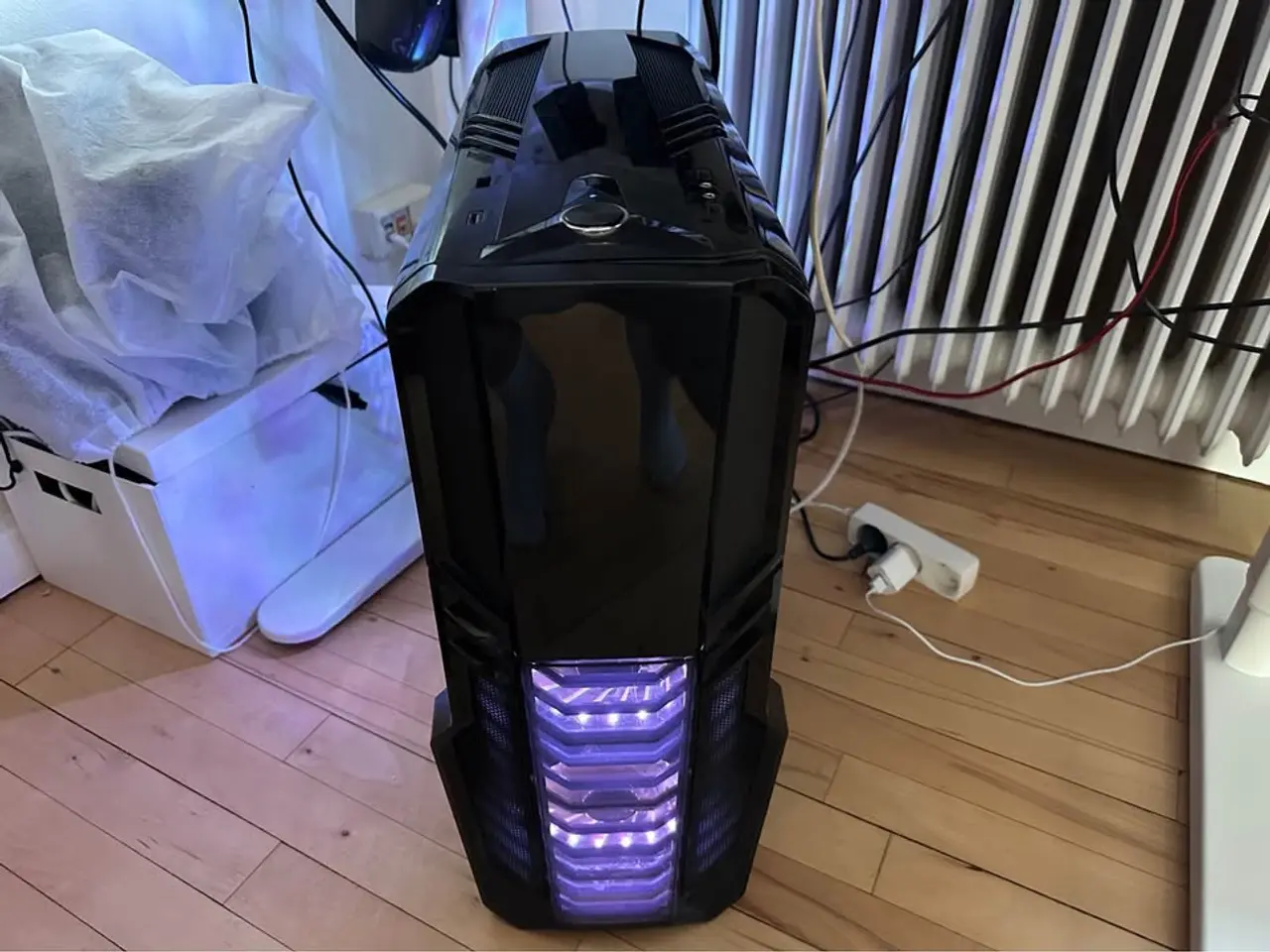 Billede 3 - Gaming PC + 3 skærme + skærmholder - Klar til brug