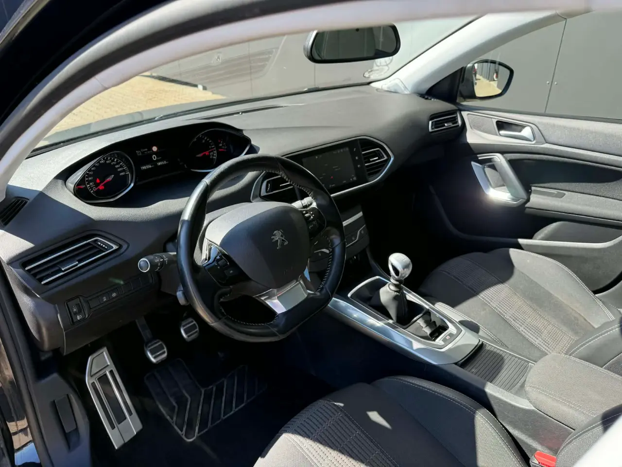 Billede 7 - Flot Peugeot 308 med glastag