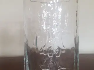 Norsk glasvase med motiv