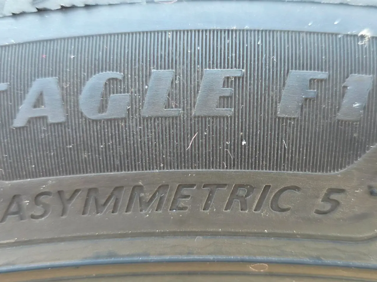 Billede 3 - 4 stk. Goodyear 235/45 R19, SOM NYE. 99% mønster