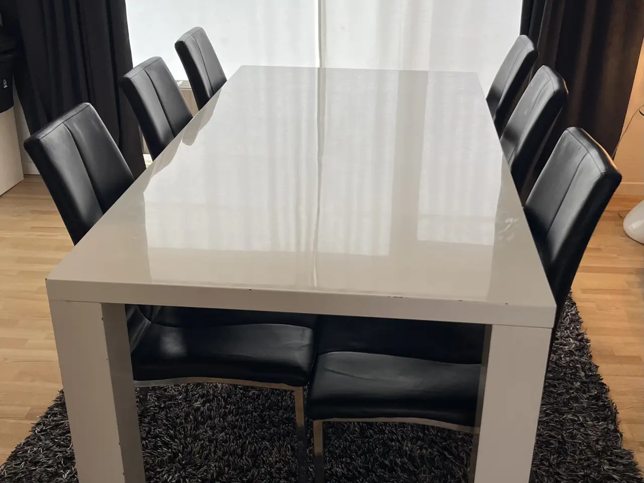 Billede 4 - Spisebord med stole