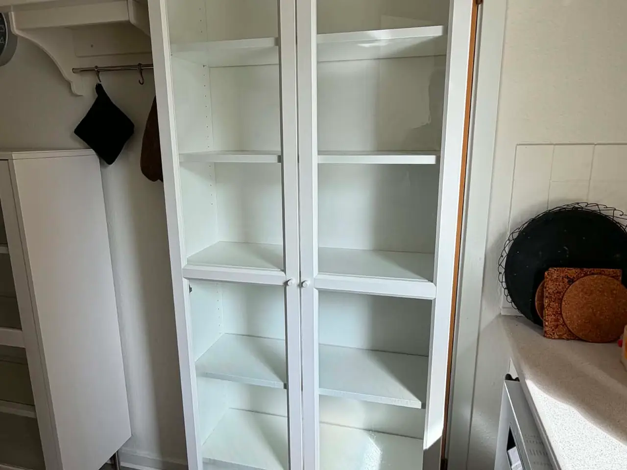 Billede 1 - AFVENTER Billy/Oxberg skab fra Ikea