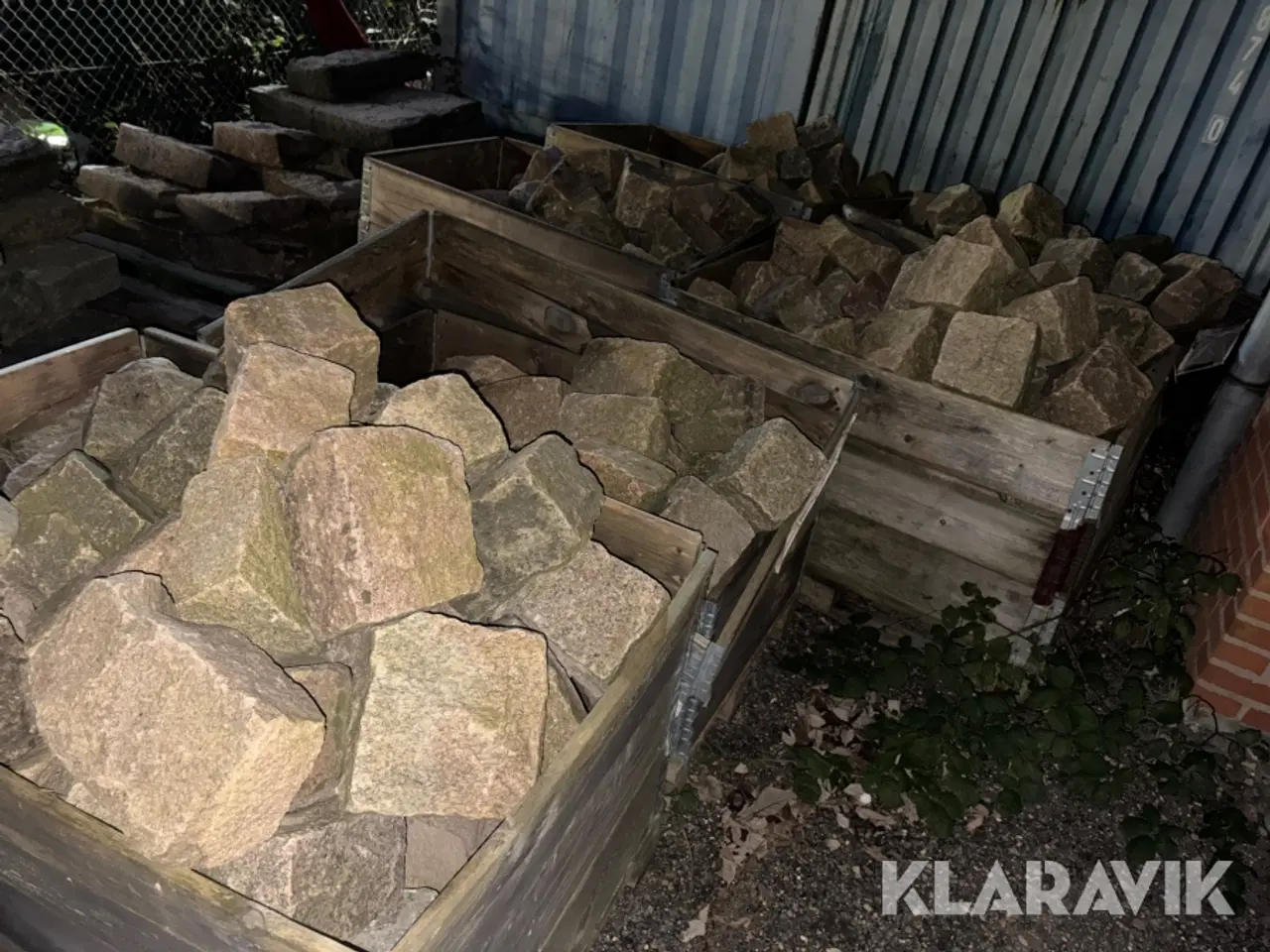 Billede 1 - Brosten - stort lot á 8 pallerammer