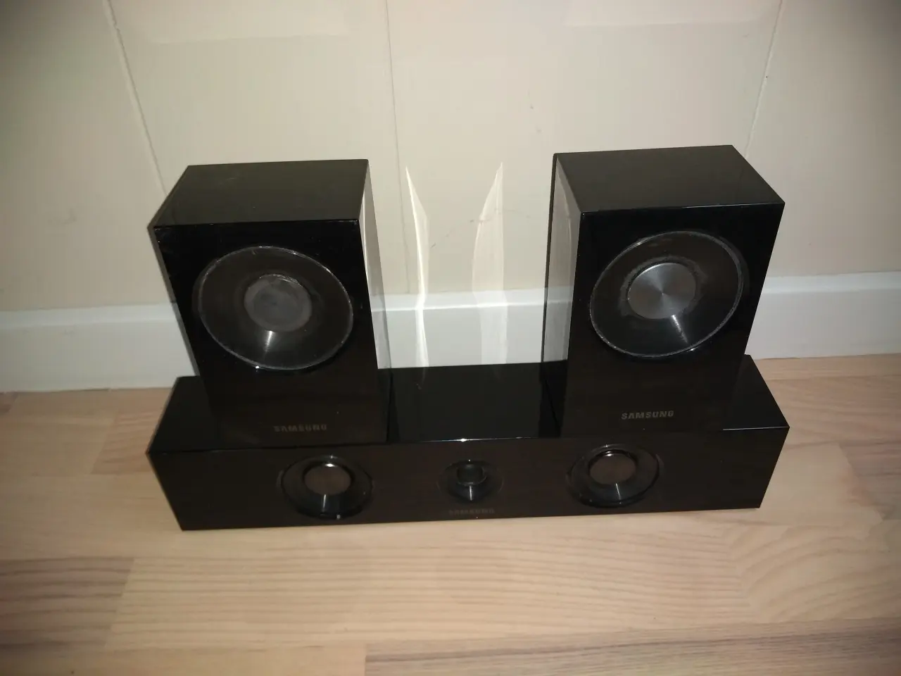 Billede 1 - Soundbar højttalersæt til f.eks dit TV