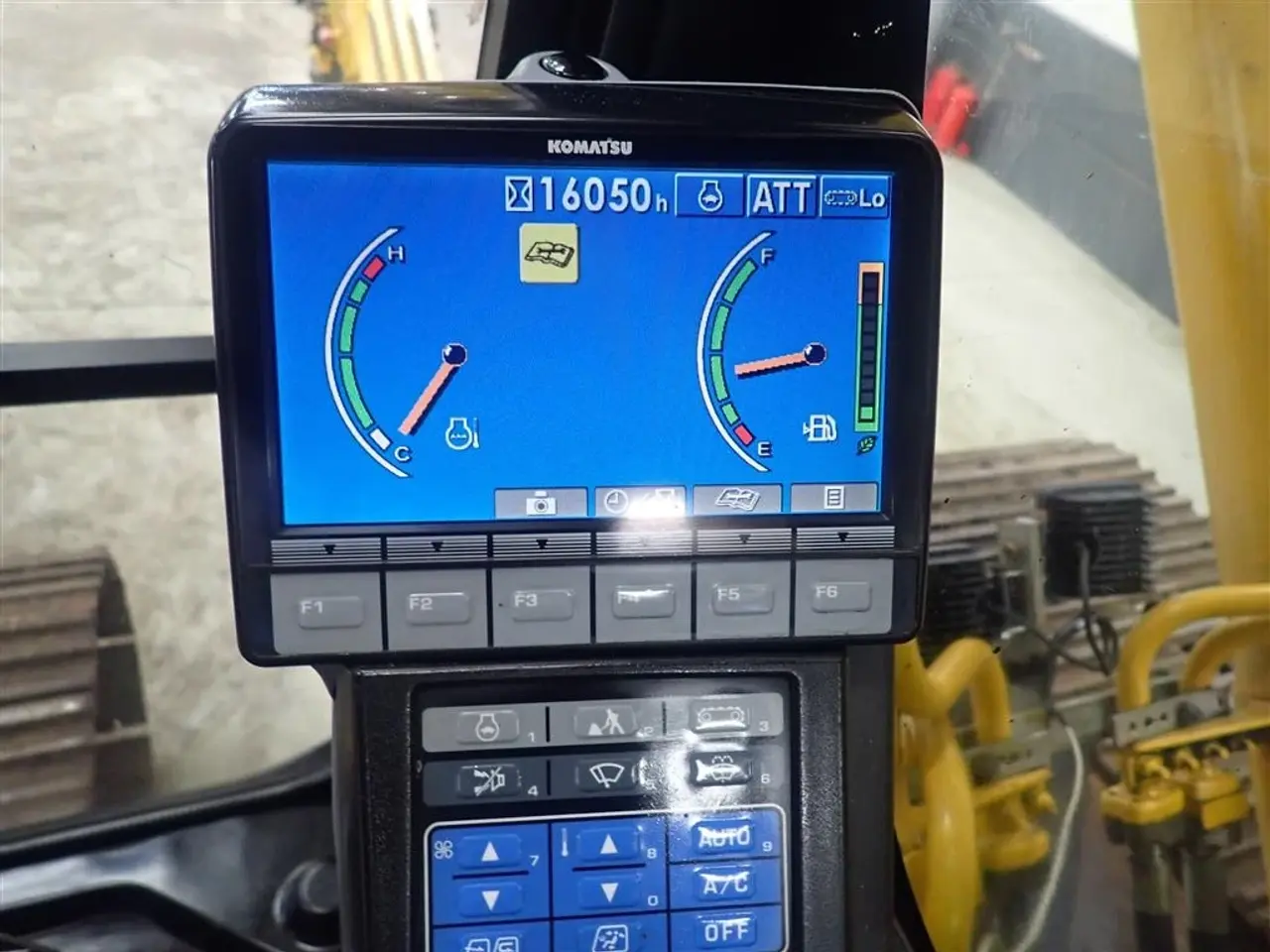 Billede 16 - Komatsu PC240 LC-8 1000 timer. siden ny undervogn