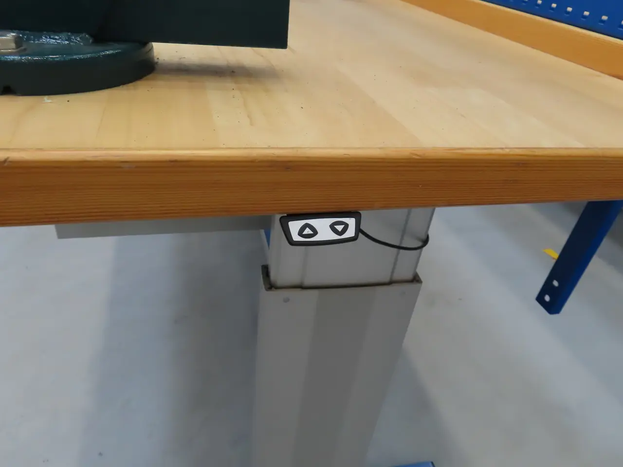Billede 5 - El. Hæve/sænke arbejdsbord med skruestik RIDGID Junior 140