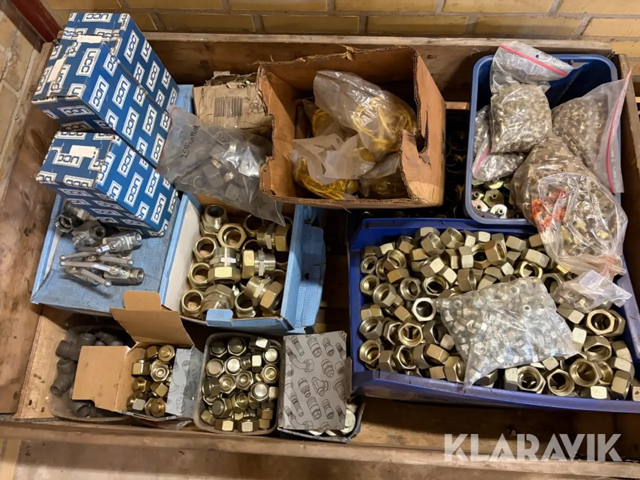 Billede 2 - Lot - Fittings, filterhuse, propper til lynkoblinger og kuglehaner - 1 palle