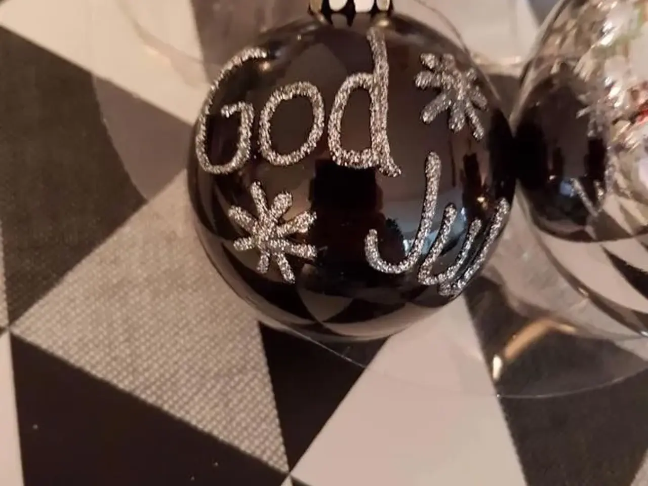 Billede 1 - Julekugler med navn og dato
