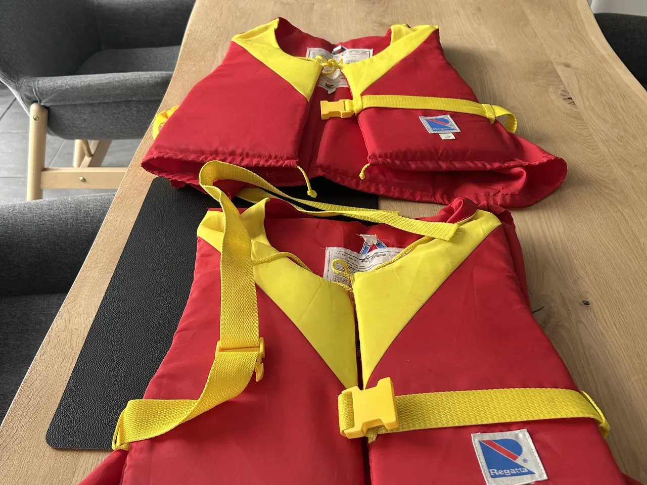 Billede 2 - Redningsvest 2 stk.