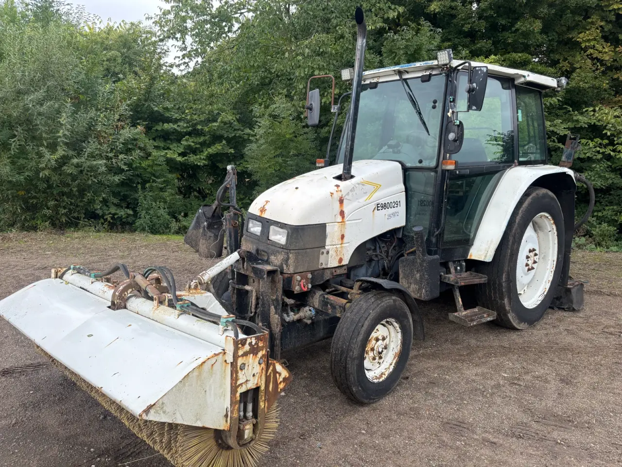 Billede 1 - Ford 4635 med kost