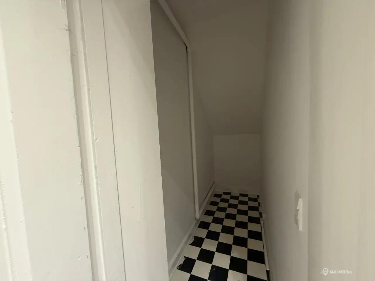 Billede 7 - Kontor på Willemoesgade 51. kl. tv.